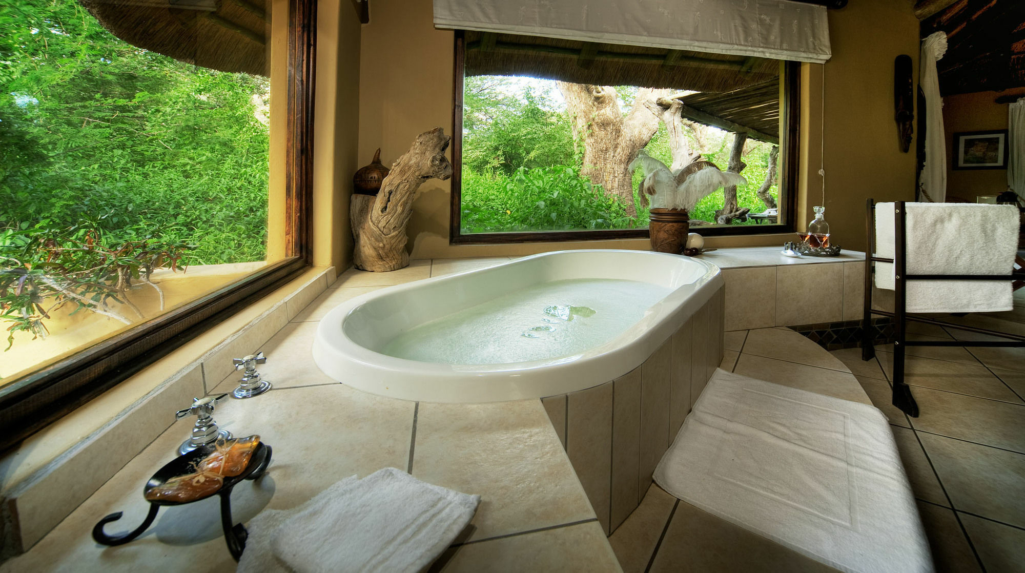 Royal Tree Lodge マウン エクステリア 写真